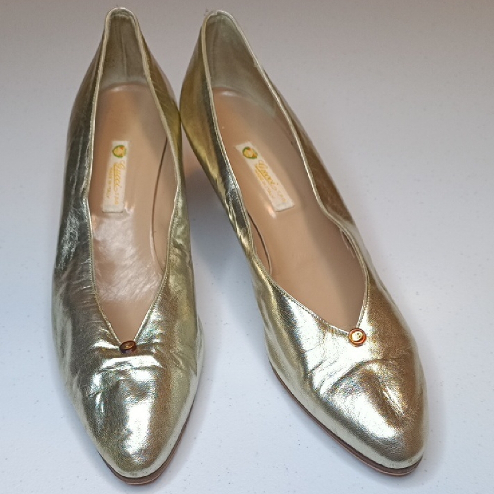 Gucci Vintage Metallic Gold Pointed Toe Kitten Hill Shoes Size 40.5